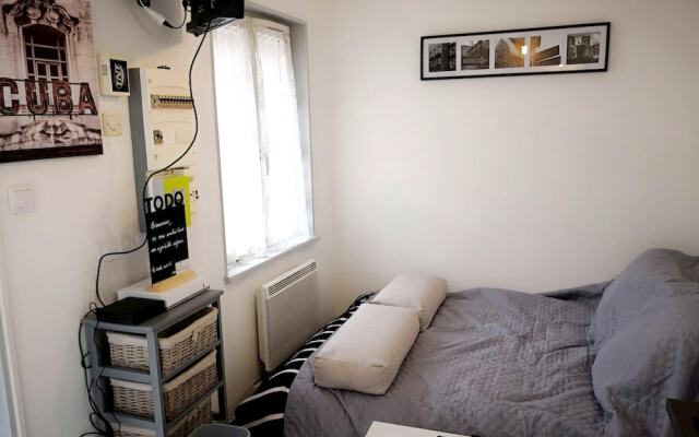 Studio in Montargis, with Wifi