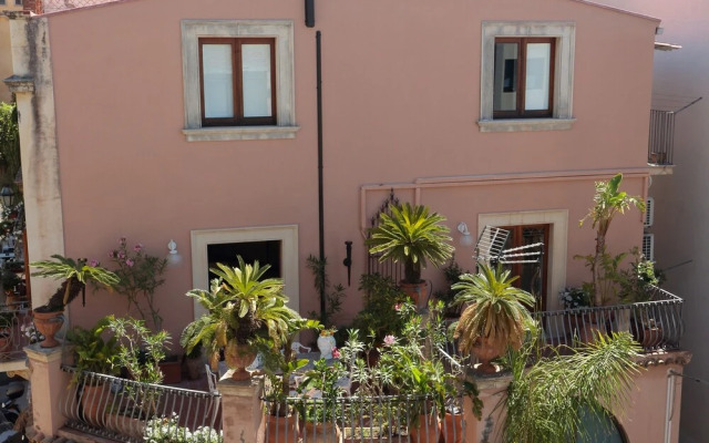 Al Duomo Rooms & Flats