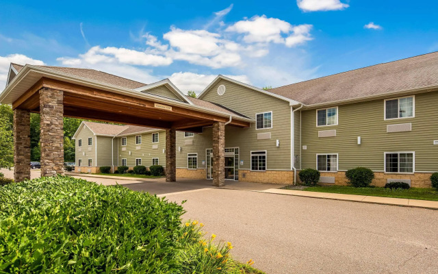 Crandon Inn and Suites
