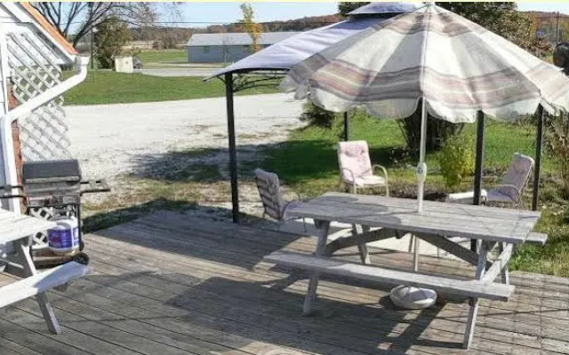 Springmount Motel