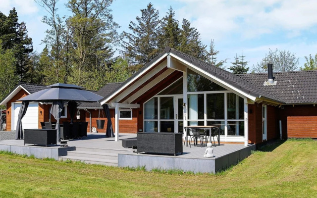 8 Person Holiday Home in Hadsund