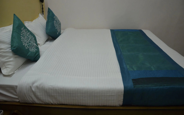 OYO Rooms Cantt Roadways Varanasi