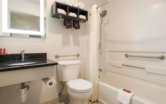 SureStay Hotel by Best Western Thomson