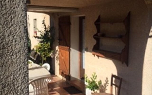 Studio In Allauch, With Furnished Garden And Wifi 14 Km From The Beach