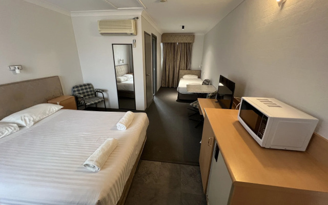 Spa Village Travel Inn