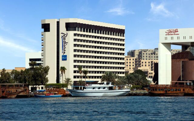 Radisson Blu Hotel, Dubai Deira Creek