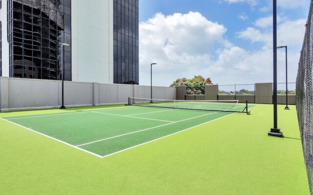 Sea City Views Takapuna Studio w Carpark