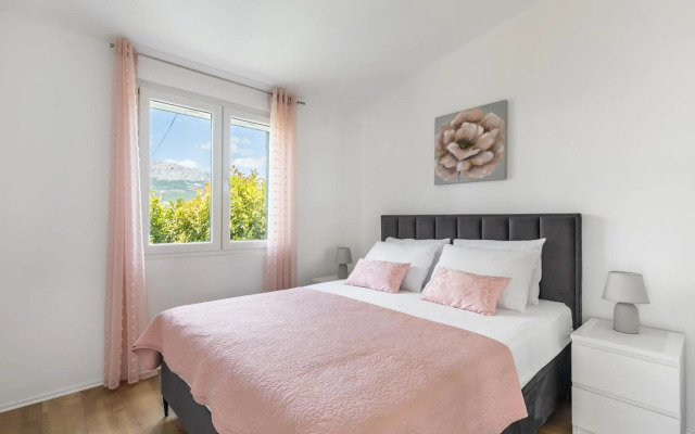 Tonina - house with patio, jacuzzi, free parking