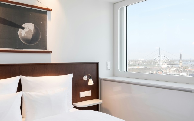 Ruby Luna Hotel Dusseldorf by IHG - Image 7