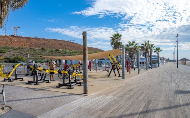Hi - Yam SeaView Apartments & Suites