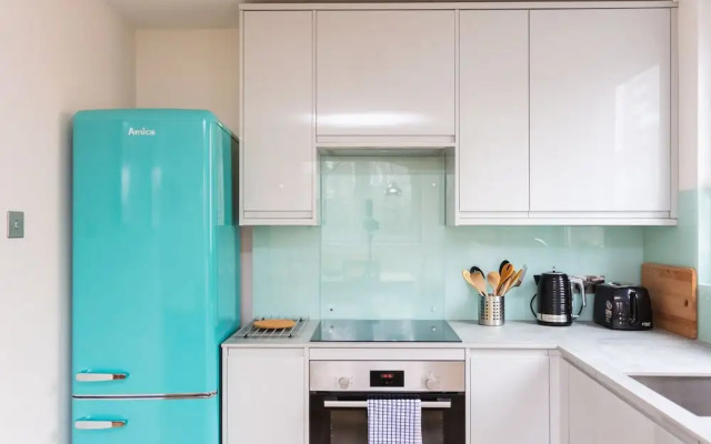 Spacious Central 3 Bedroom Apartment in Old Street