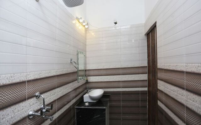 OYO 26628 Hotel Rest Palace