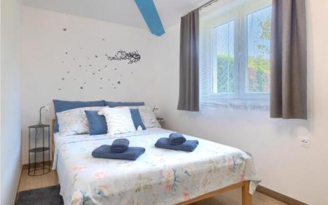 Four bedroom Holiday Home In Loborika