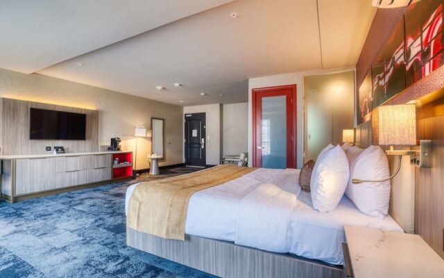 Best Western Premier NOHO Inn