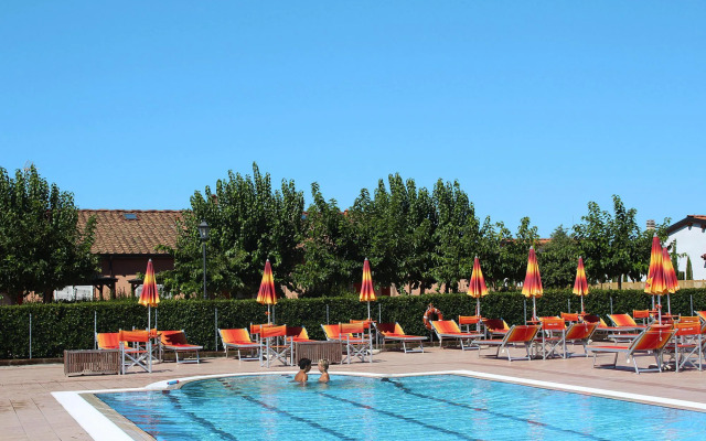 Apartment in VADA with garden furniture