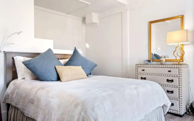 Beachwood Getaway Sleeps 10!