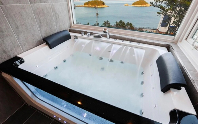 Yeosu Lamer Pension