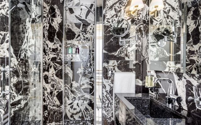 Luxury 2 Bedroom Apartment Eiffel Tower