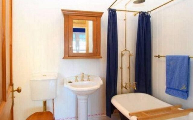 Minto Colonial Accommodation