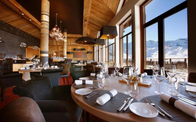 Hôtel Koh-I Nor by Les Etincelles