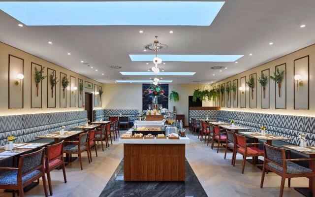 EST Grand Hotel Savoy