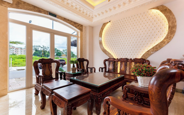 Golden Central Hotel Trang Bang