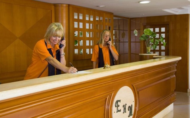 Aparthotel Esquinzo Y Monte Del Mar