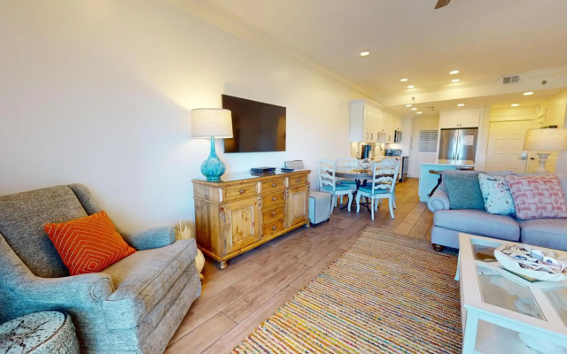 Beach Manor 1004