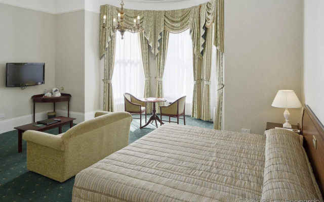 Oatlands Park Hotel