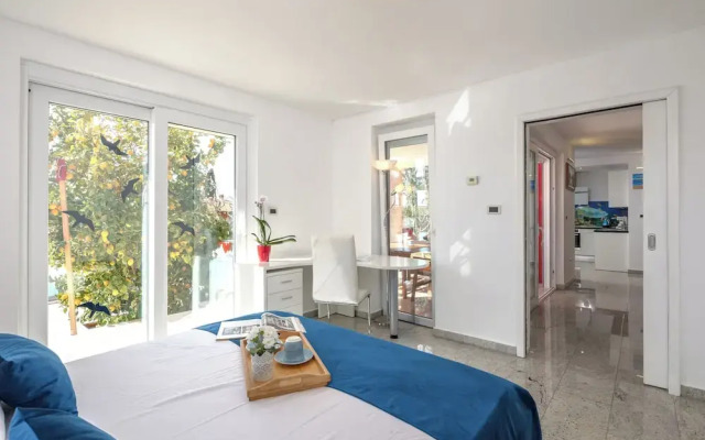 Apartment Ayni With Private Pool