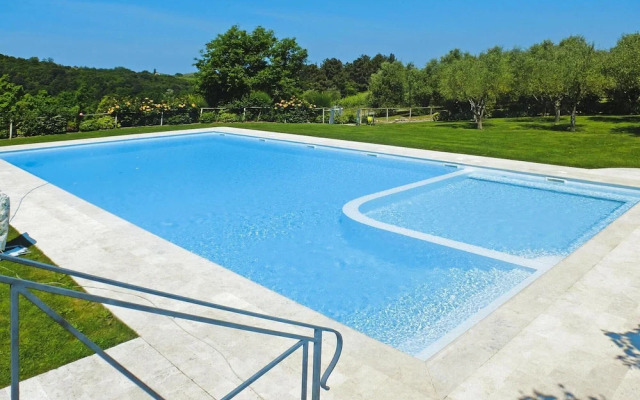 Apartment in Tuscany With Pool & Golf