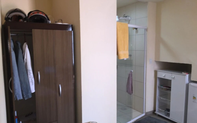 Hostel Home Acadepol, Metrô Butantã, Usp