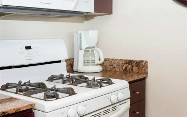Pelican Suites at Harbourview Estates