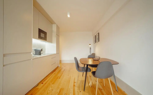 Legacy Oporto Design Apartment E by Vacationy