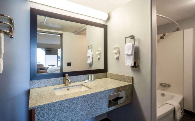 Thriftlodge by Wyndham Regina North