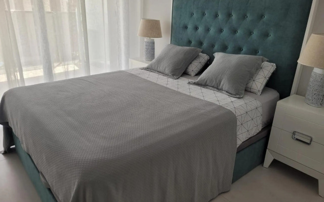 SUNSET WAVES vistas al mar