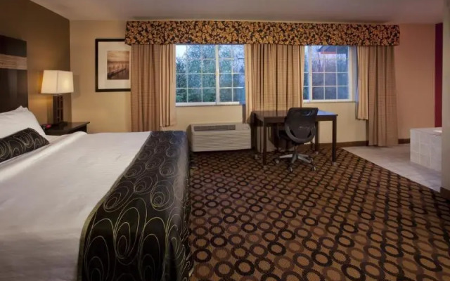 Red Lion Inn & Suites Kent Seattle Area