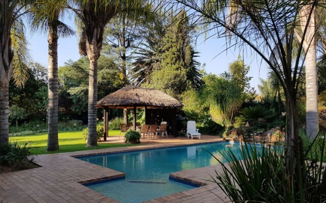 Six Valk Avenue Guest House