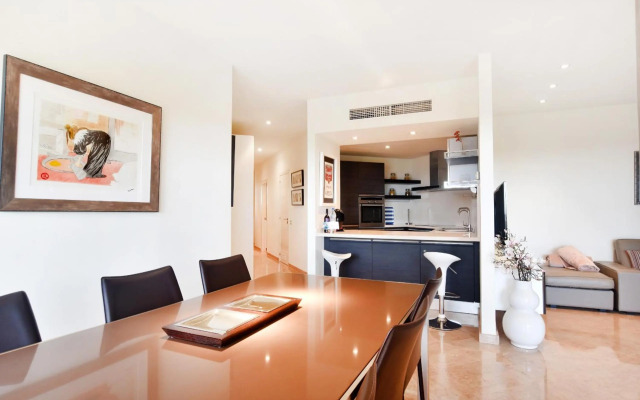 Alzaro 0-4 DELUXE SEA VIEW 2B