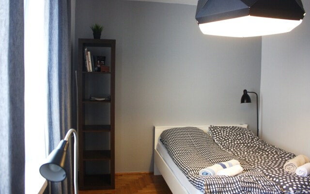 oompH Warsaw Central 3-bedroom Flat