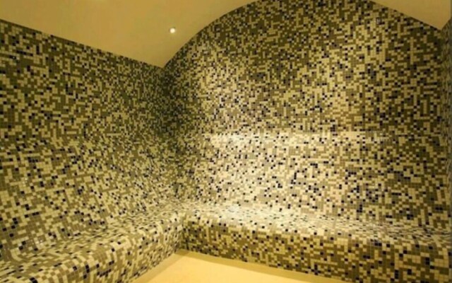 Azad Homes Elysium Resi̇dence 13