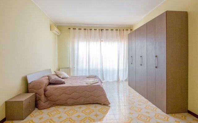 Lovely Holiday Home in Catania near Sea