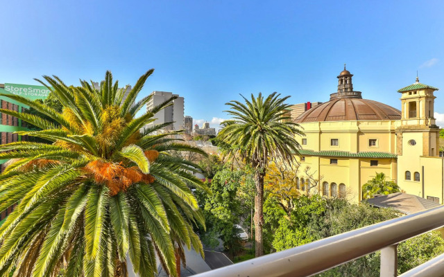 437 St Martini Gardens