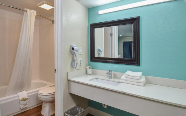 Vagabond Inn Buttonwillow North I-5