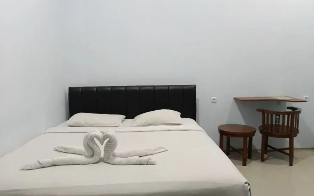 AMALIA Guest House & Cafe