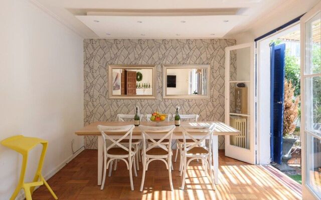 Santiago Village Hostel