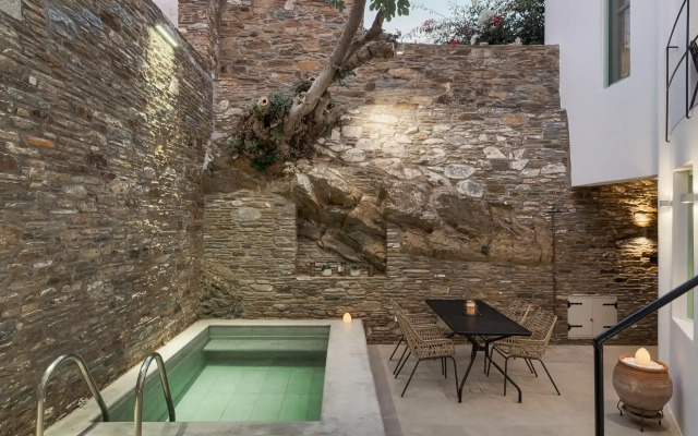 Porto Sereno Andros Suites