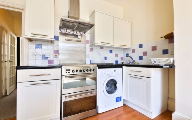 Quiet Flat for 4 With Sea View in Central Brighton