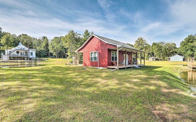 Cottage w/ Pond Views: 13 Mi to Camelback Mountain