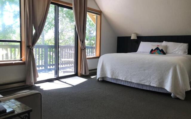 Left Coast Lodge